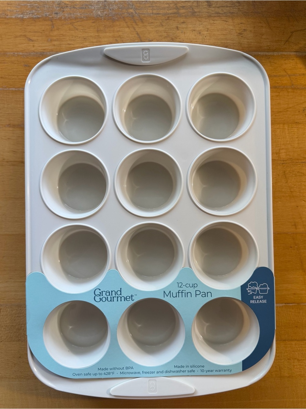 Brand New Grand Gourmet 12-Cup Silicone Muffin Pan with Steel Frame Structure!